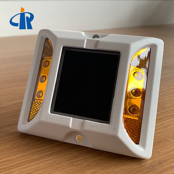 <h3>Constant Bright Solar Road Stud Light Factory In UK-RUICHEN </h3>
